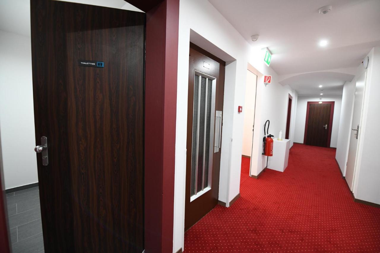 Hotel De France La Chaux De Fonds Bagian luar foto